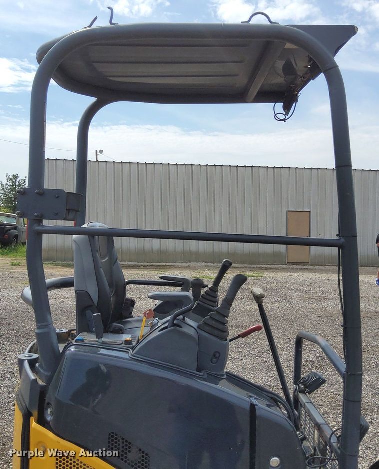 image for item LV9057 2010 John Deere 17D  mini excavator