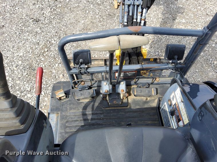 image for item LV9057 2010 John Deere 17D  mini excavator