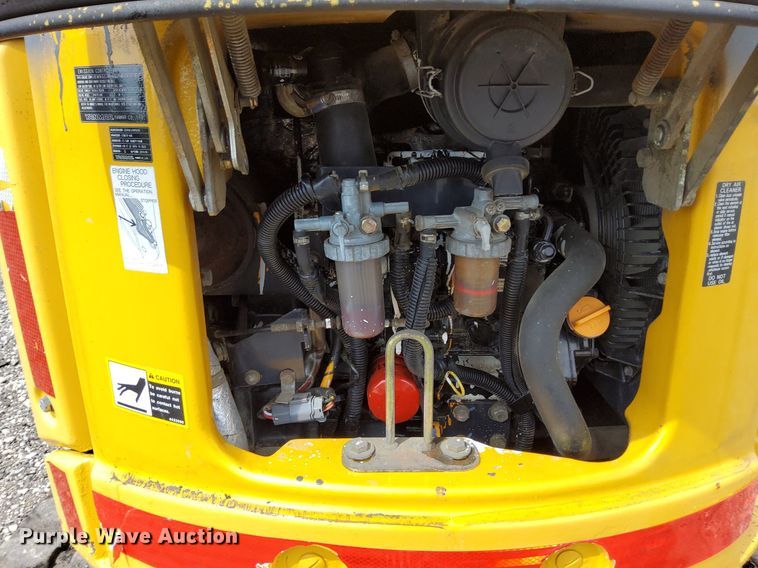 image for item LV9057 2010 John Deere 17D  mini excavator