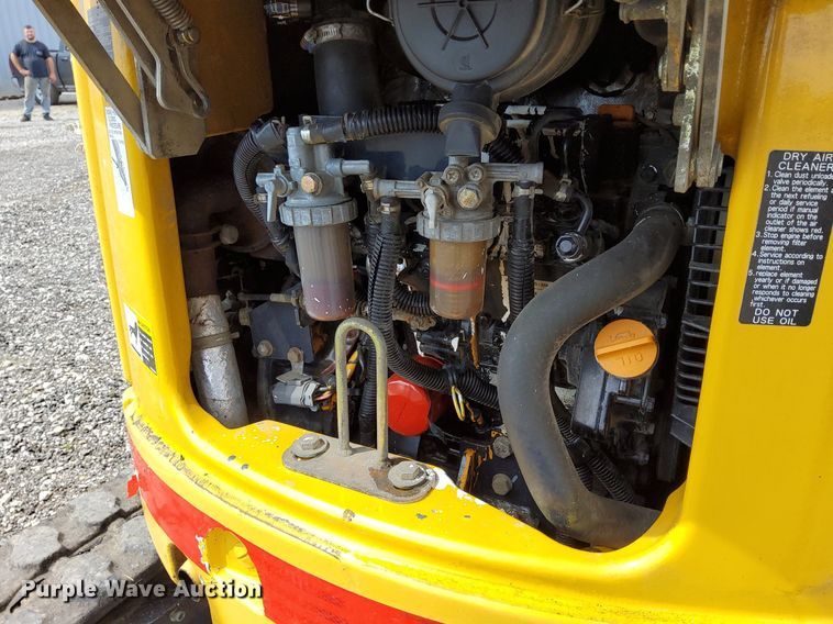 image for item LV9057 2010 John Deere 17D  mini excavator