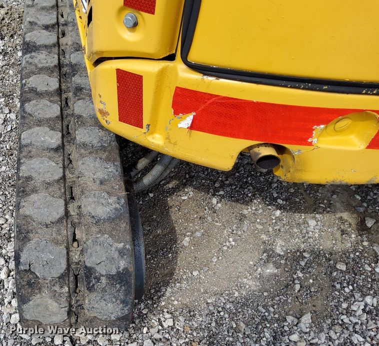 image for item LV9057 2010 John Deere 17D  mini excavator