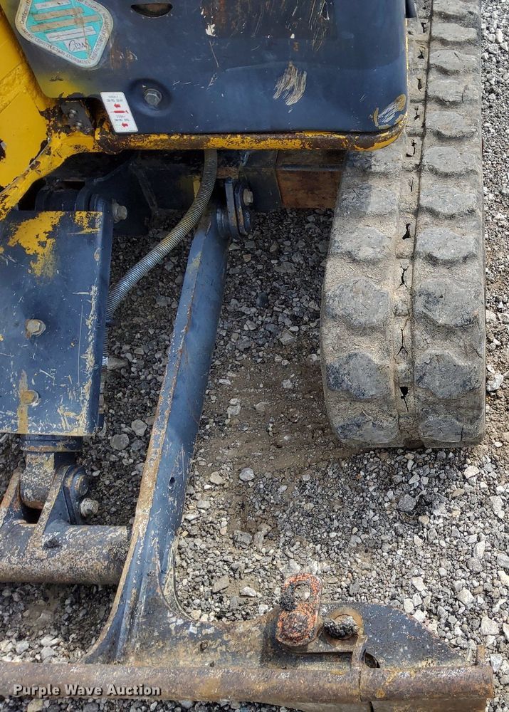 image for item LV9057 2010 John Deere 17D  mini excavator