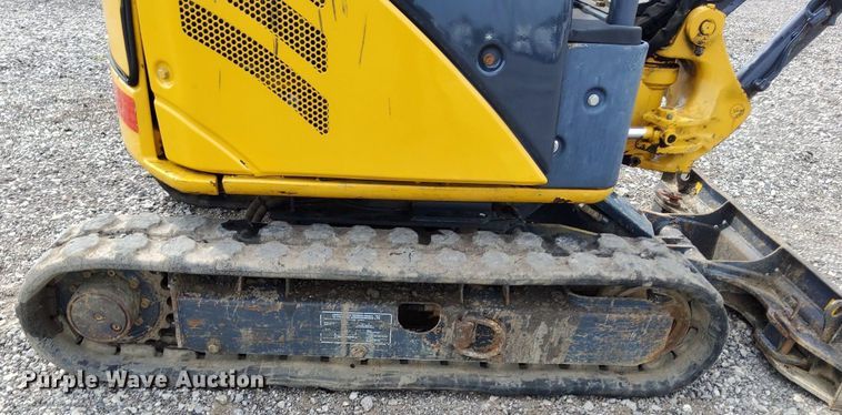 image for item LV9057 2010 John Deere 17D  mini excavator