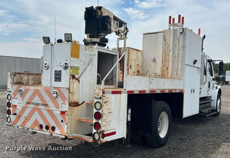 image for item LV9059 2007 Freightliner Business Class M2  crane truck