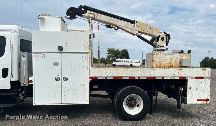 image for item LV9059 2007 Freightliner Business Class M2  crane truck