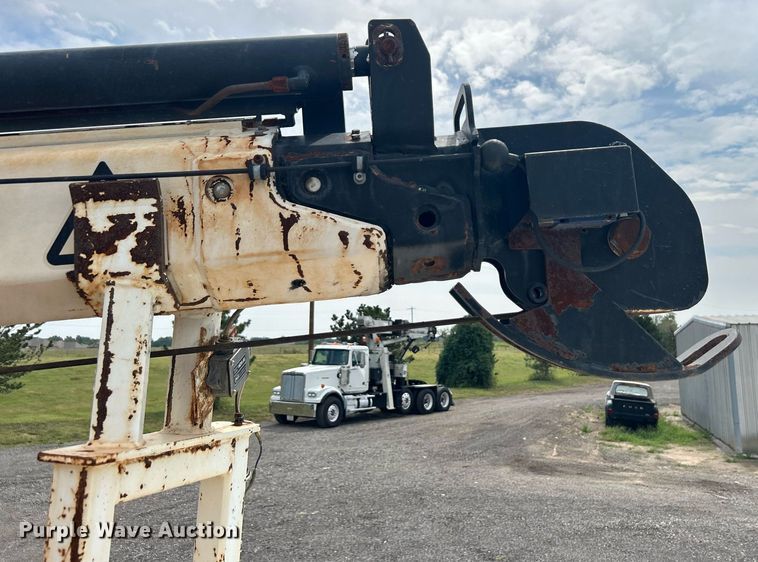 image for item LV9059 2007 Freightliner Business Class M2  crane truck