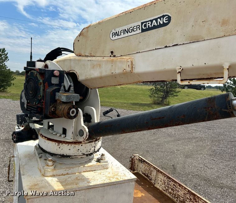 image for item LV9059 2007 Freightliner Business Class M2  crane truck