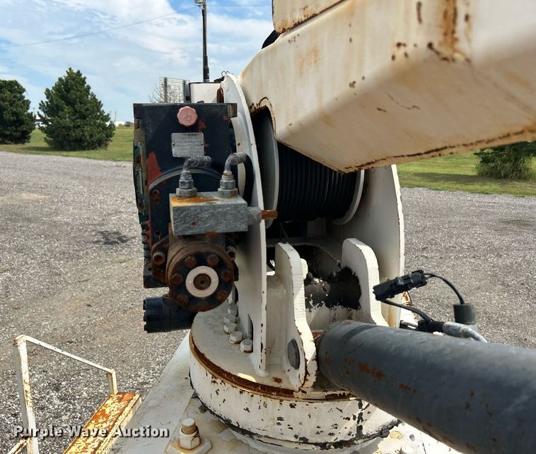 image for item LV9059 2007 Freightliner Business Class M2  crane truck