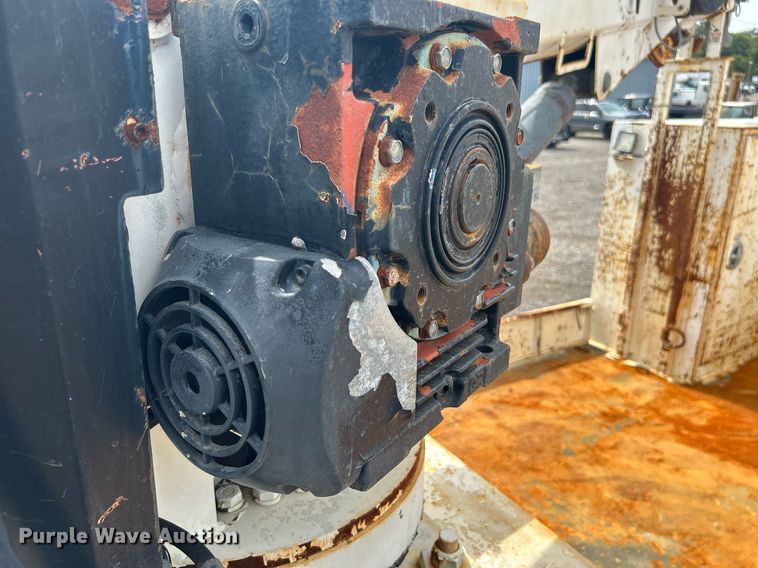 image for item LV9059 2007 Freightliner Business Class M2  crane truck