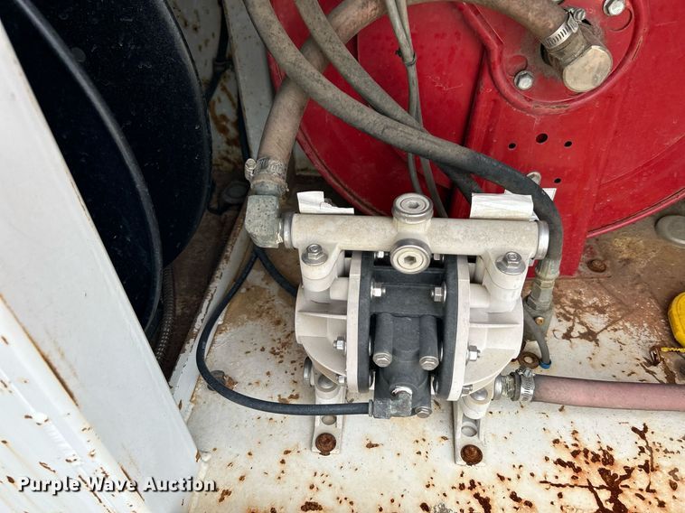 image for item LV9059 2007 Freightliner Business Class M2  crane truck