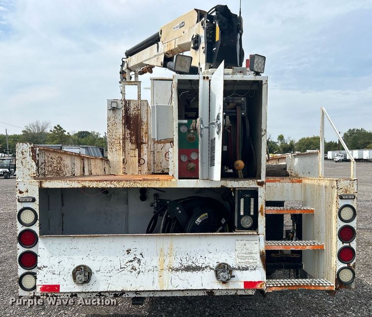 image for item LV9059 2007 Freightliner Business Class M2  crane truck