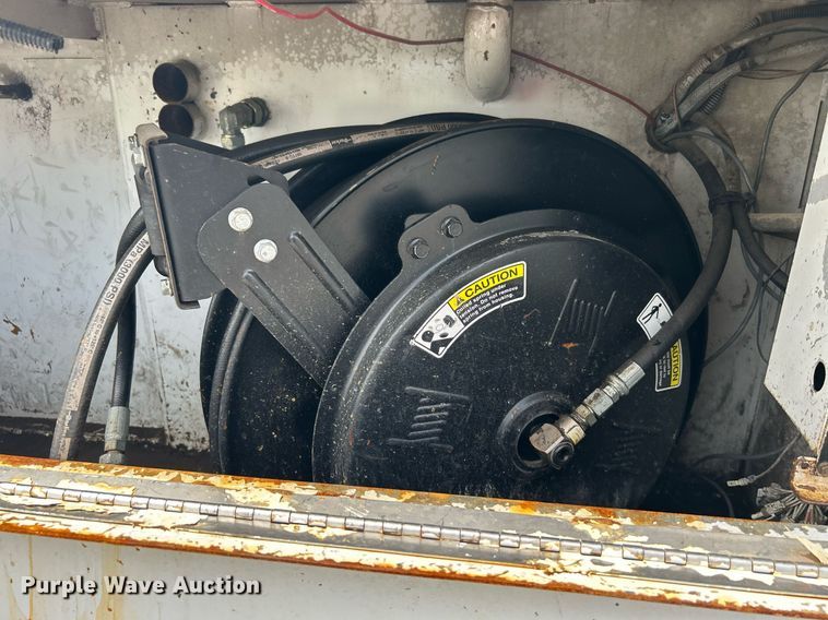 image for item LV9059 2007 Freightliner Business Class M2  crane truck