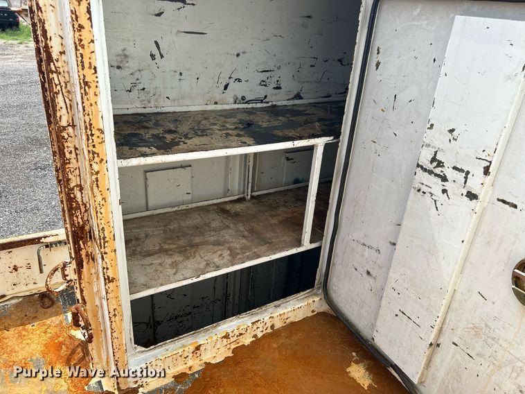 image for item LV9059 2007 Freightliner Business Class M2  crane truck