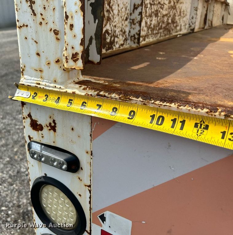 image for item LV9059 2007 Freightliner Business Class M2  crane truck