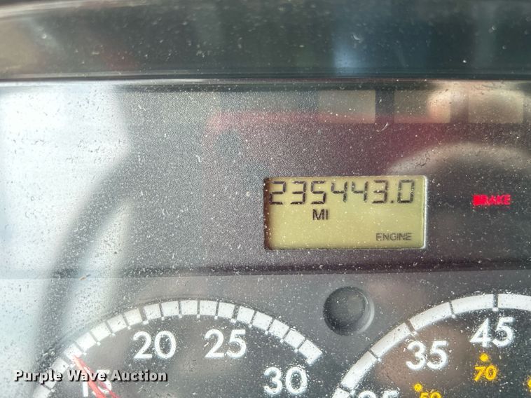 image for item LV9059 2007 Freightliner Business Class M2  crane truck