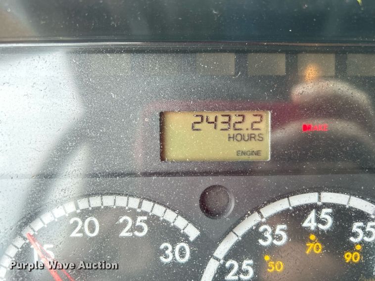 image for item LV9059 2007 Freightliner Business Class M2  crane truck