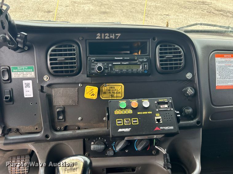 image for item LV9059 2007 Freightliner Business Class M2  crane truck