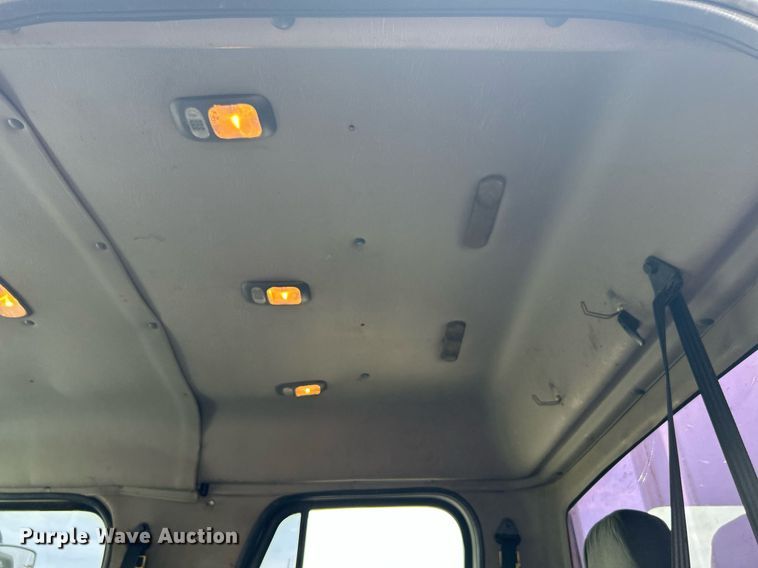 image for item LV9059 2007 Freightliner Business Class M2  crane truck