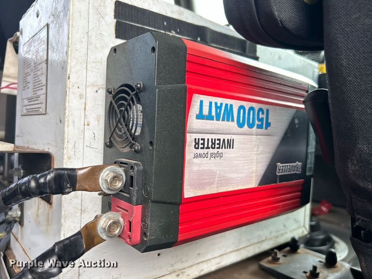 image for item LV9059 2007 Freightliner Business Class M2  crane truck