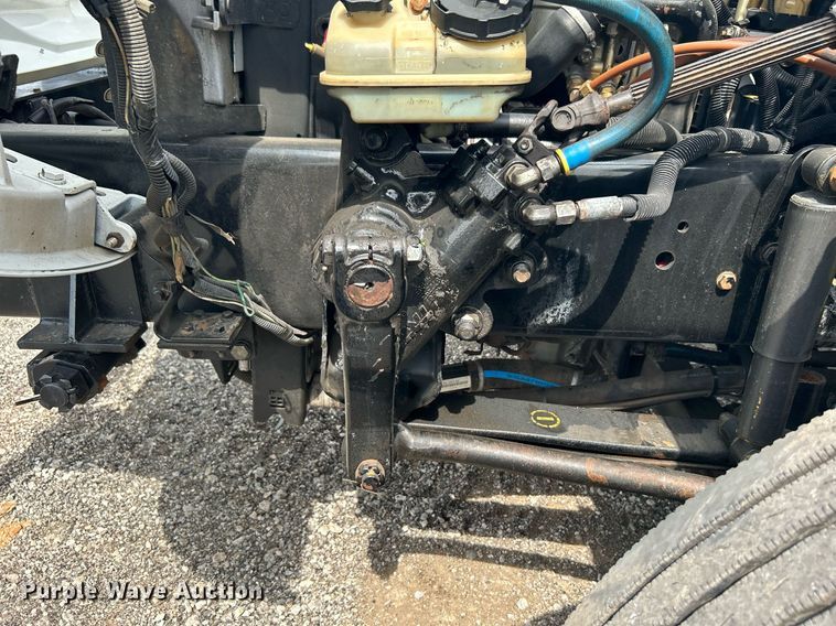 image for item LV9059 2007 Freightliner Business Class M2  crane truck