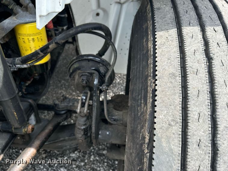 image for item LV9059 2007 Freightliner Business Class M2  crane truck