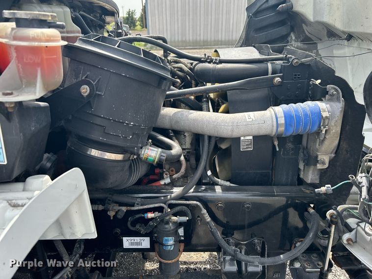 image for item LV9059 2007 Freightliner Business Class M2  crane truck