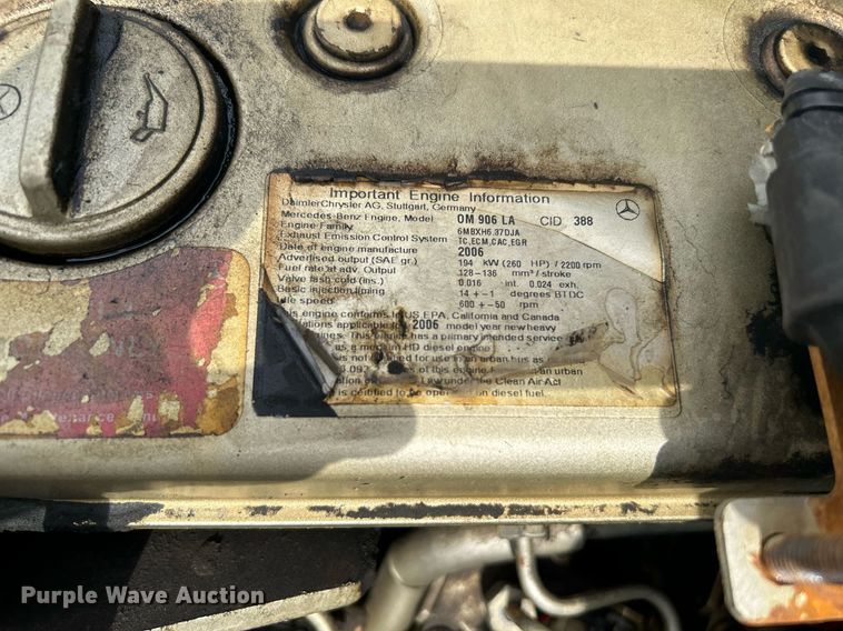 image for item LV9059 2007 Freightliner Business Class M2  crane truck