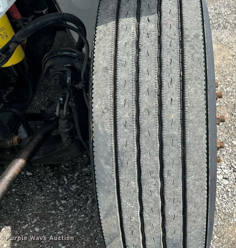 image for item LV9059 2007 Freightliner Business Class M2  crane truck