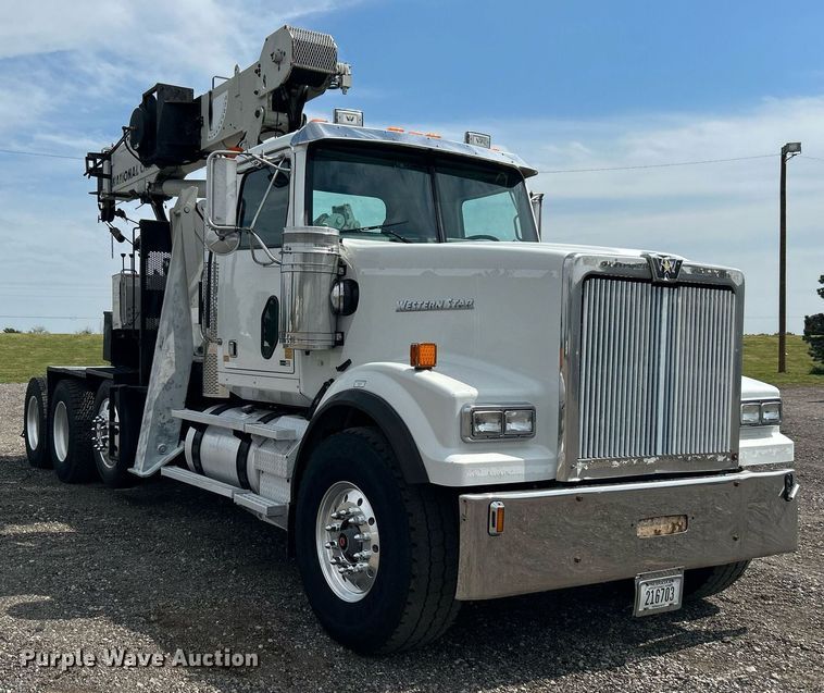 image for item LV9061 2011 Western Star 4900FA  crane truck