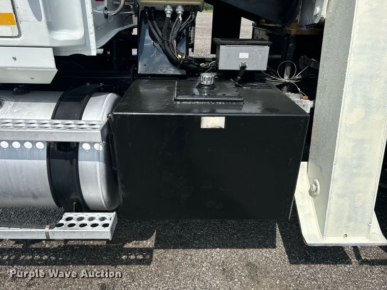 image for item LV9061 2011 Western Star 4900FA  crane truck