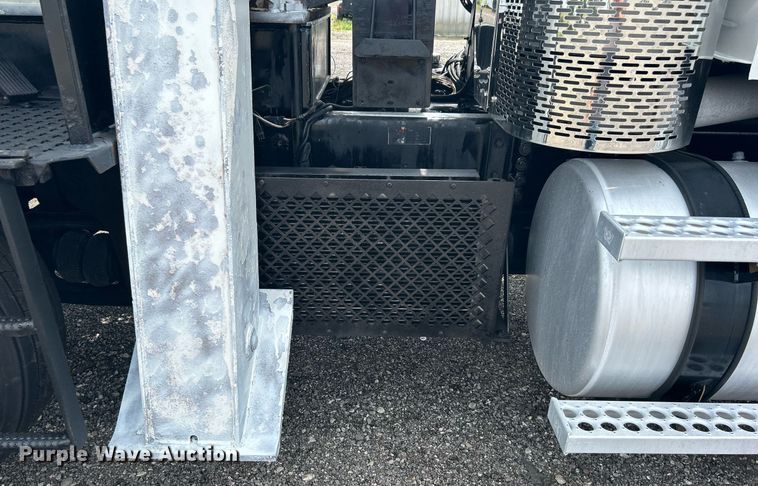 image for item LV9061 2011 Western Star 4900FA  crane truck