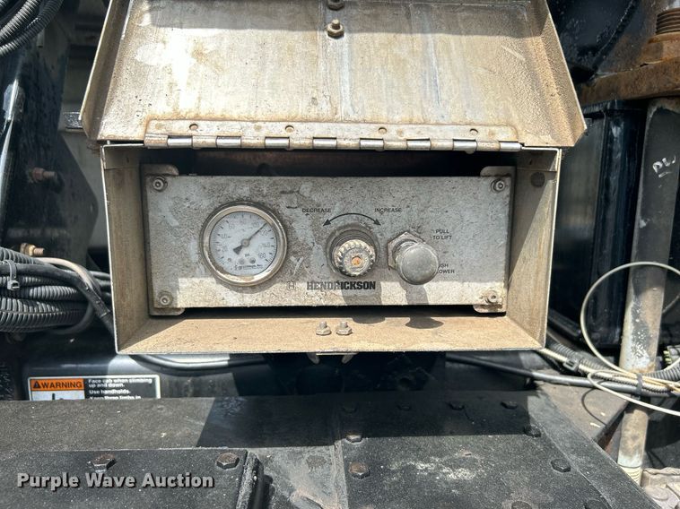 image for item LV9061 2011 Western Star 4900FA  crane truck