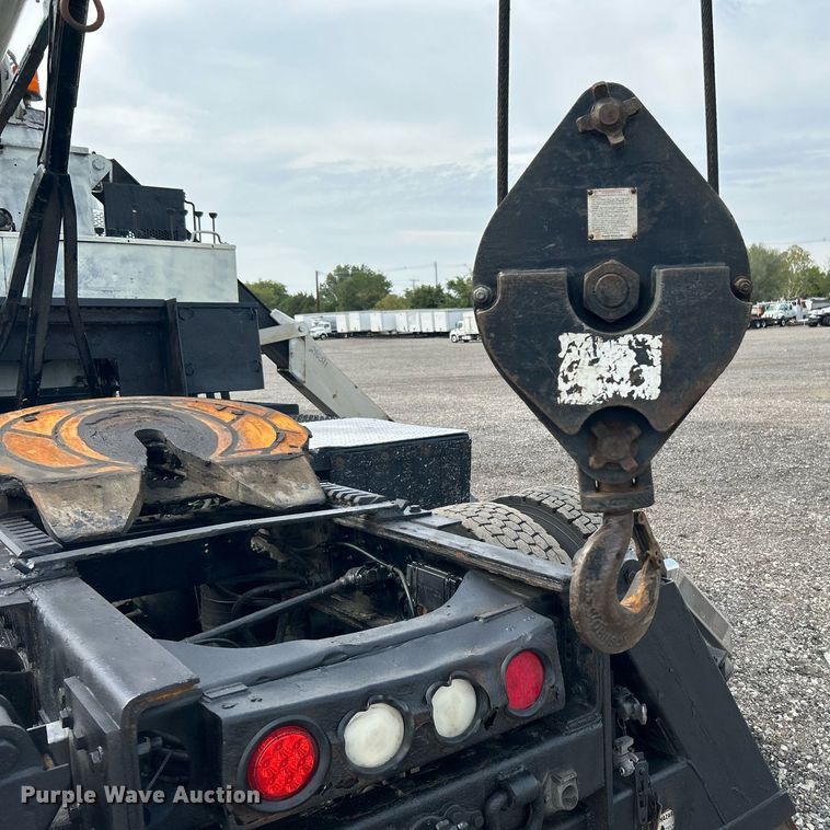 image for item LV9061 2011 Western Star 4900FA  crane truck