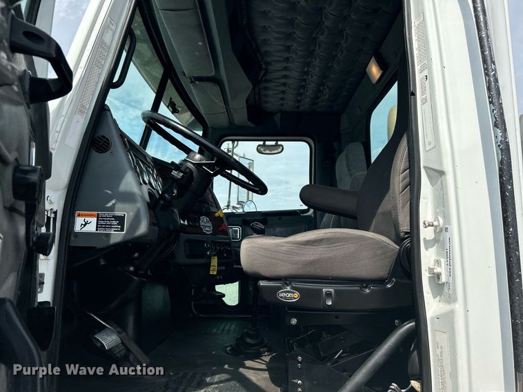 image for item LV9061 2011 Western Star 4900FA  crane truck