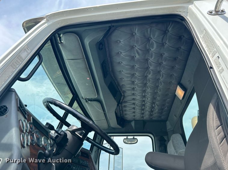 image for item LV9061 2011 Western Star 4900FA  crane truck