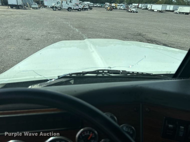 image for item LV9061 2011 Western Star 4900FA  crane truck