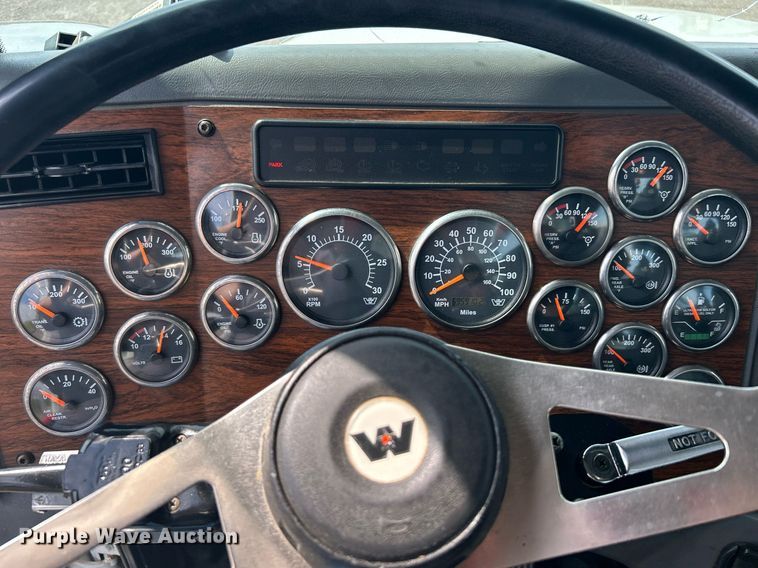 image for item LV9061 2011 Western Star 4900FA  crane truck