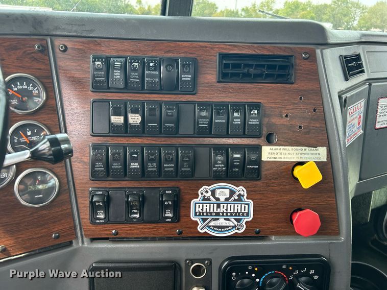 image for item LV9061 2011 Western Star 4900FA  crane truck