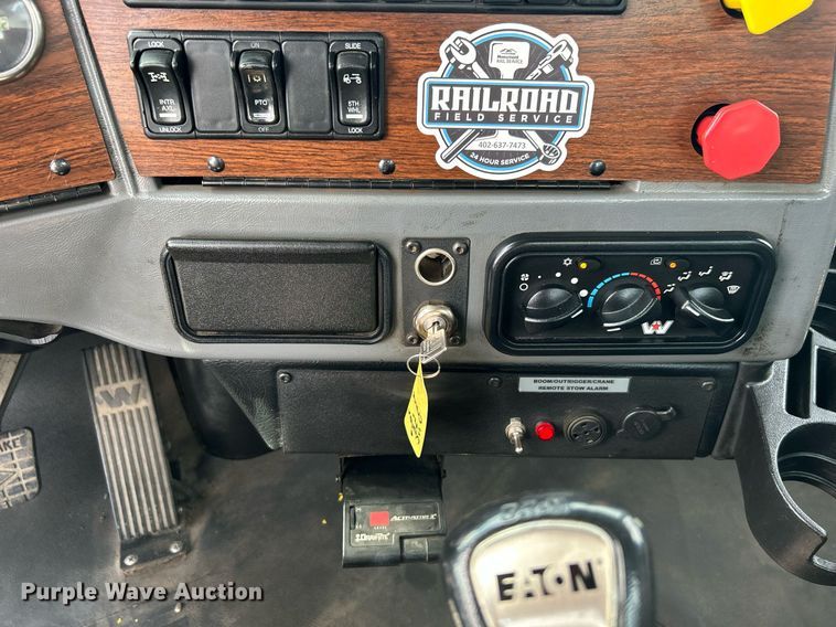 image for item LV9061 2011 Western Star 4900FA  crane truck