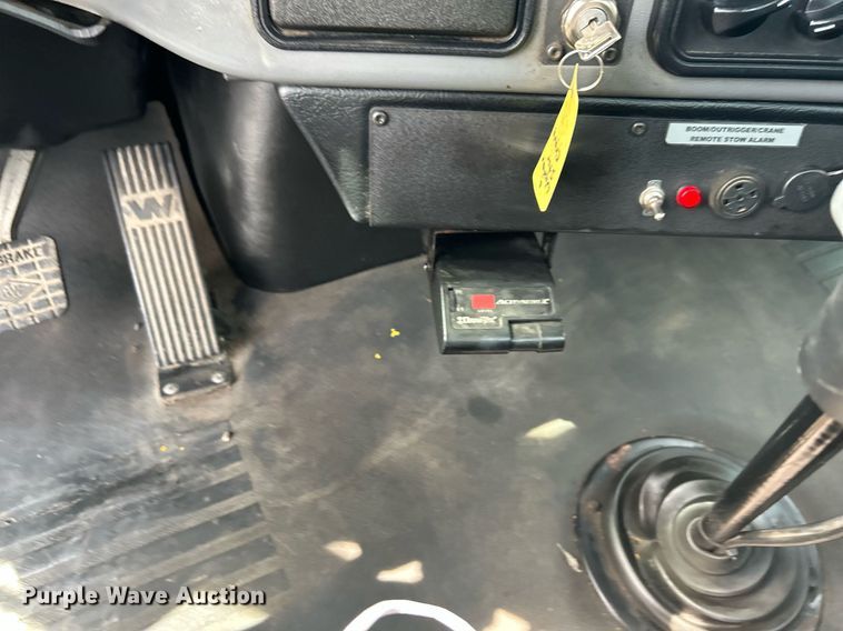 image for item LV9061 2011 Western Star 4900FA  crane truck