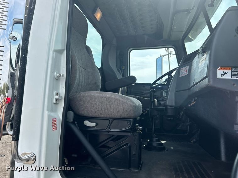 image for item LV9061 2011 Western Star 4900FA  crane truck