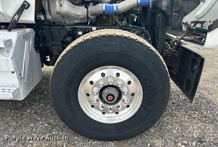 image for item LV9061 2011 Western Star 4900FA  crane truck