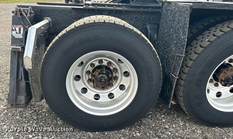 image for item LV9061 2011 Western Star 4900FA  crane truck