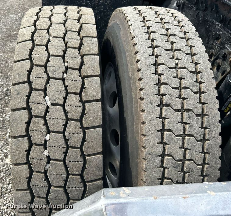 image for item LV9061 2011 Western Star 4900FA  crane truck