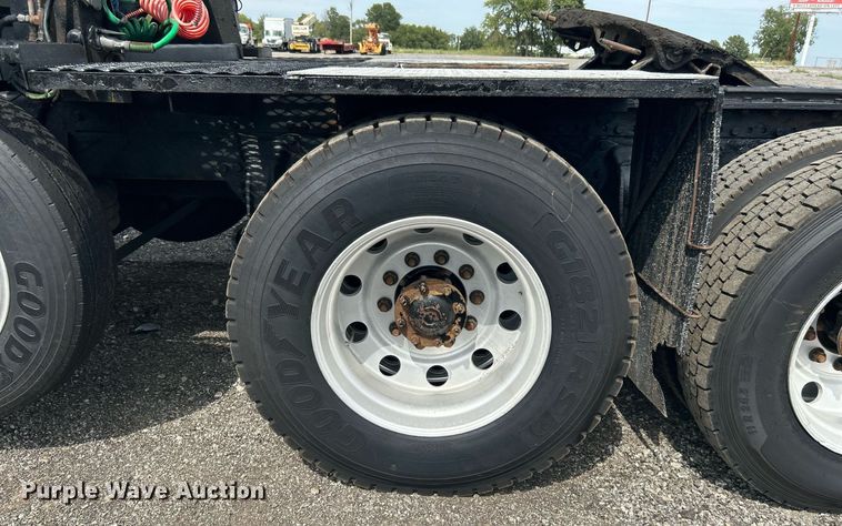 image for item LV9061 2011 Western Star 4900FA  crane truck