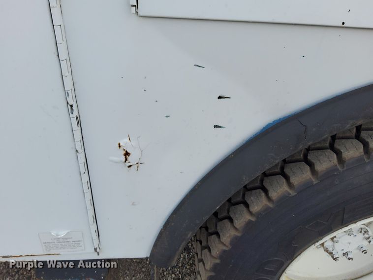 image for item LV9067 1992 International 4700  digger derrick truck