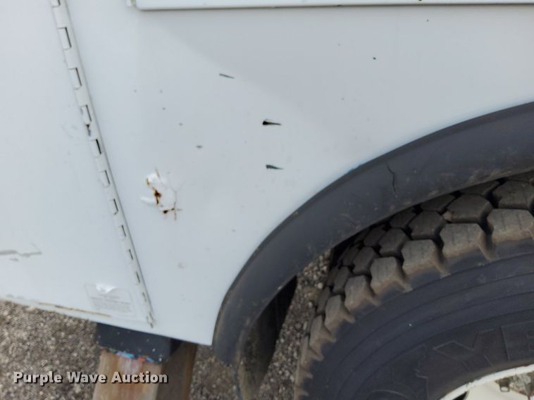 image for item LV9067 1992 International 4700  digger derrick truck