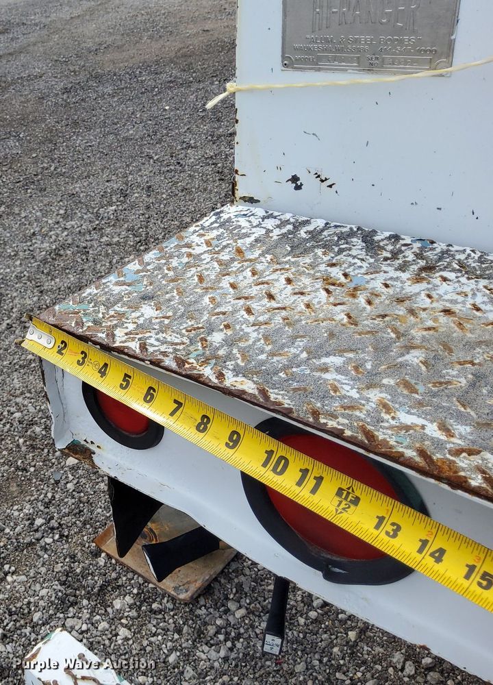 image for item LV9067 1992 International 4700  digger derrick truck