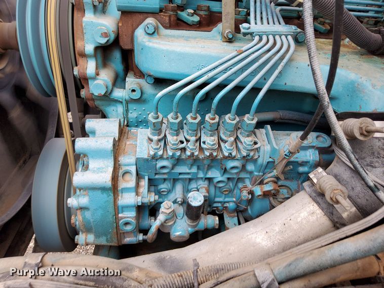 image for item LV9067 1992 International 4700  digger derrick truck