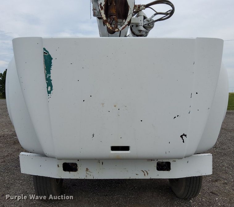 image for item LV9067 1992 International 4700  digger derrick truck